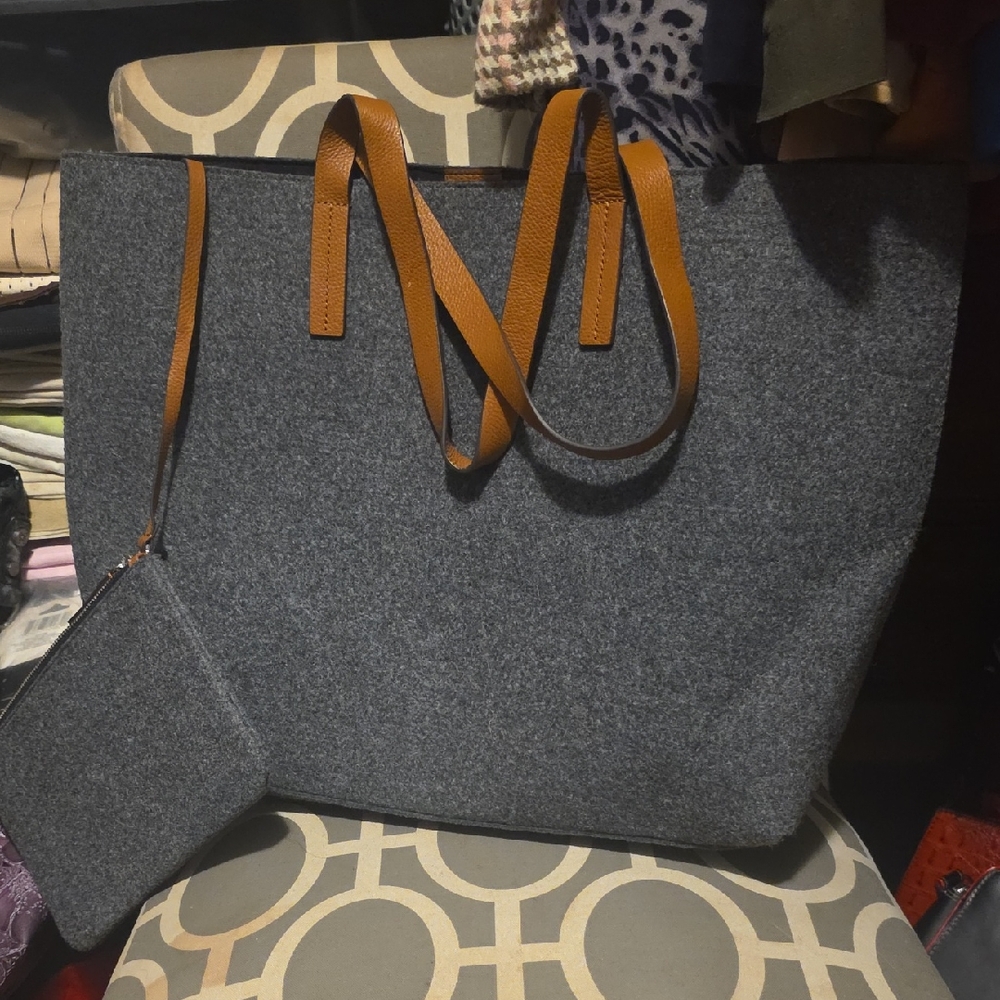 J Hill Designer Elegant Gray Tote Bag with Tan Leather Handles/Straps